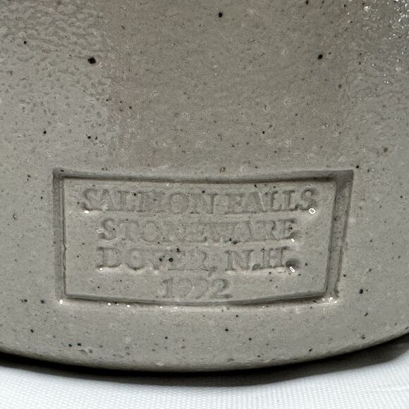 1992 Salmon Falls Blue Decorated Stoneware Blue Berries Basket CrockWare Pottery - Picture 13 of 13